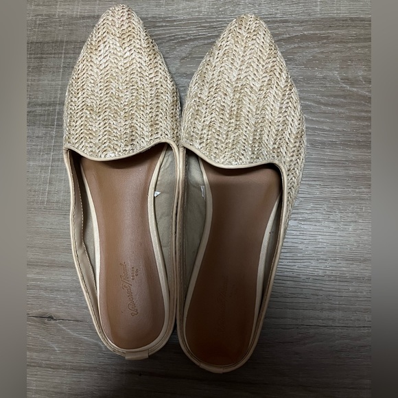 Universal Thread Shoes - Women’s size 10 mules. Universal Thread.